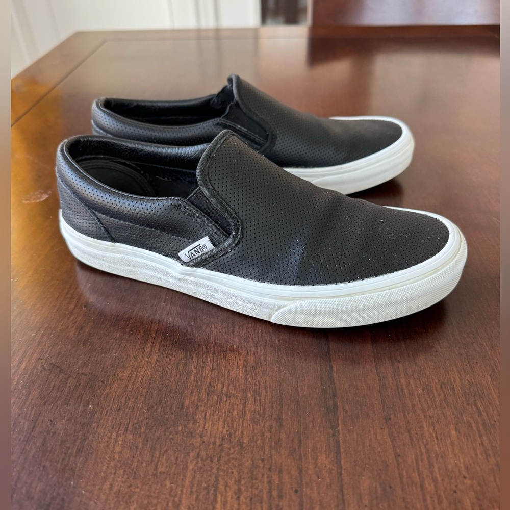Vans Classic Slip-On Perforated Leather Shoe w8/m6.5